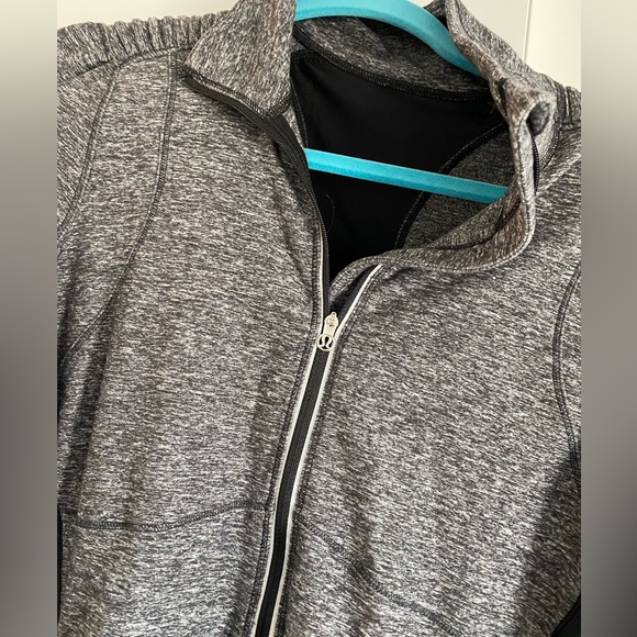 Lulu lemons 1/4 zip sweater. Slim fit size 12 - Picture 2 of 3